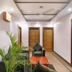 https://oyo-74557-aqua-inn.top-gurgaonhotels.com